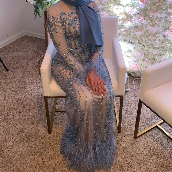 Blue feather sequenced dress - Picture 2 of 3